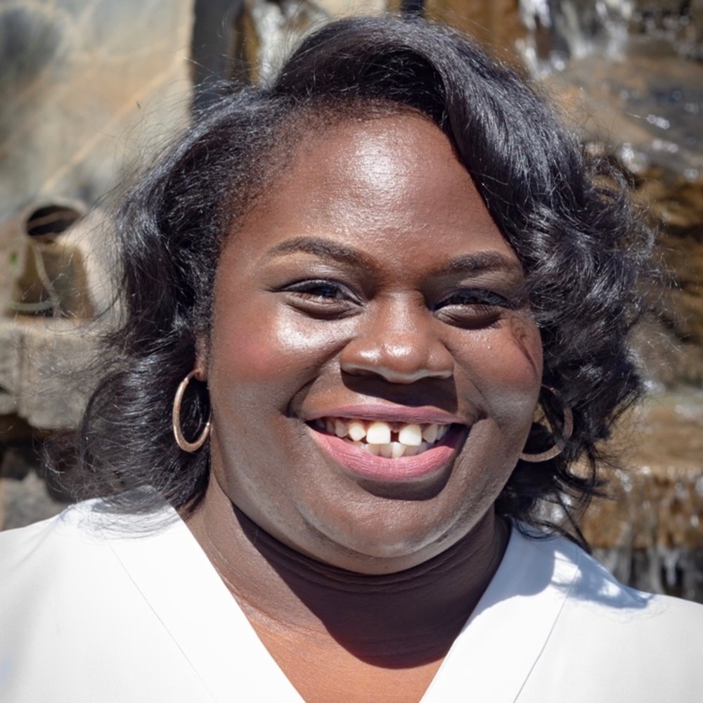 Meet your Posher, Constance